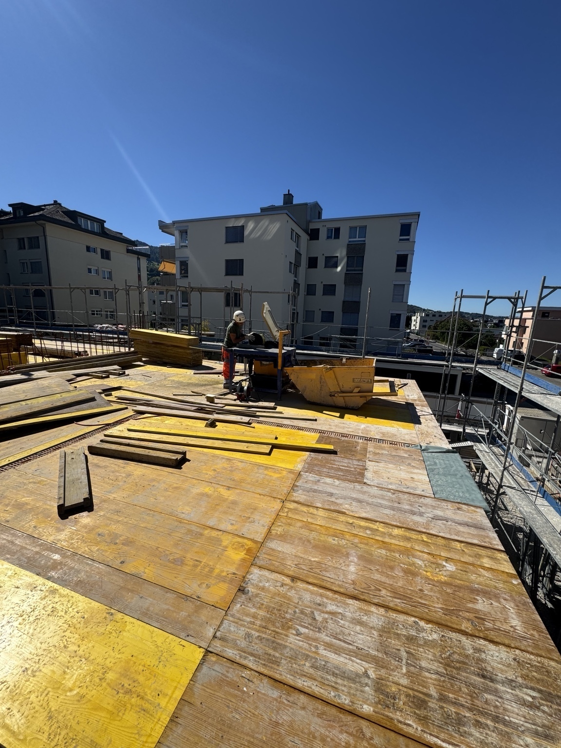 Deckenschalungsarbeiten - Kennedy Bau