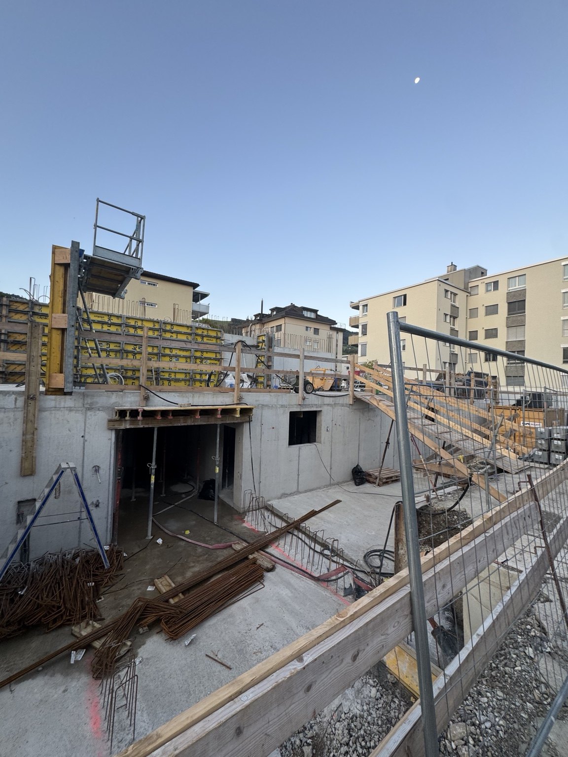 Schalungsarbeiten im Hochbau - Kennedy Bau